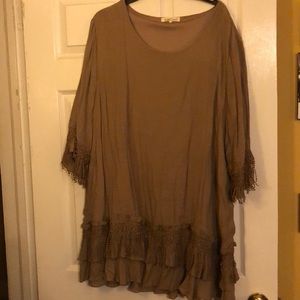 Beautifully tan blouse Very comfortable